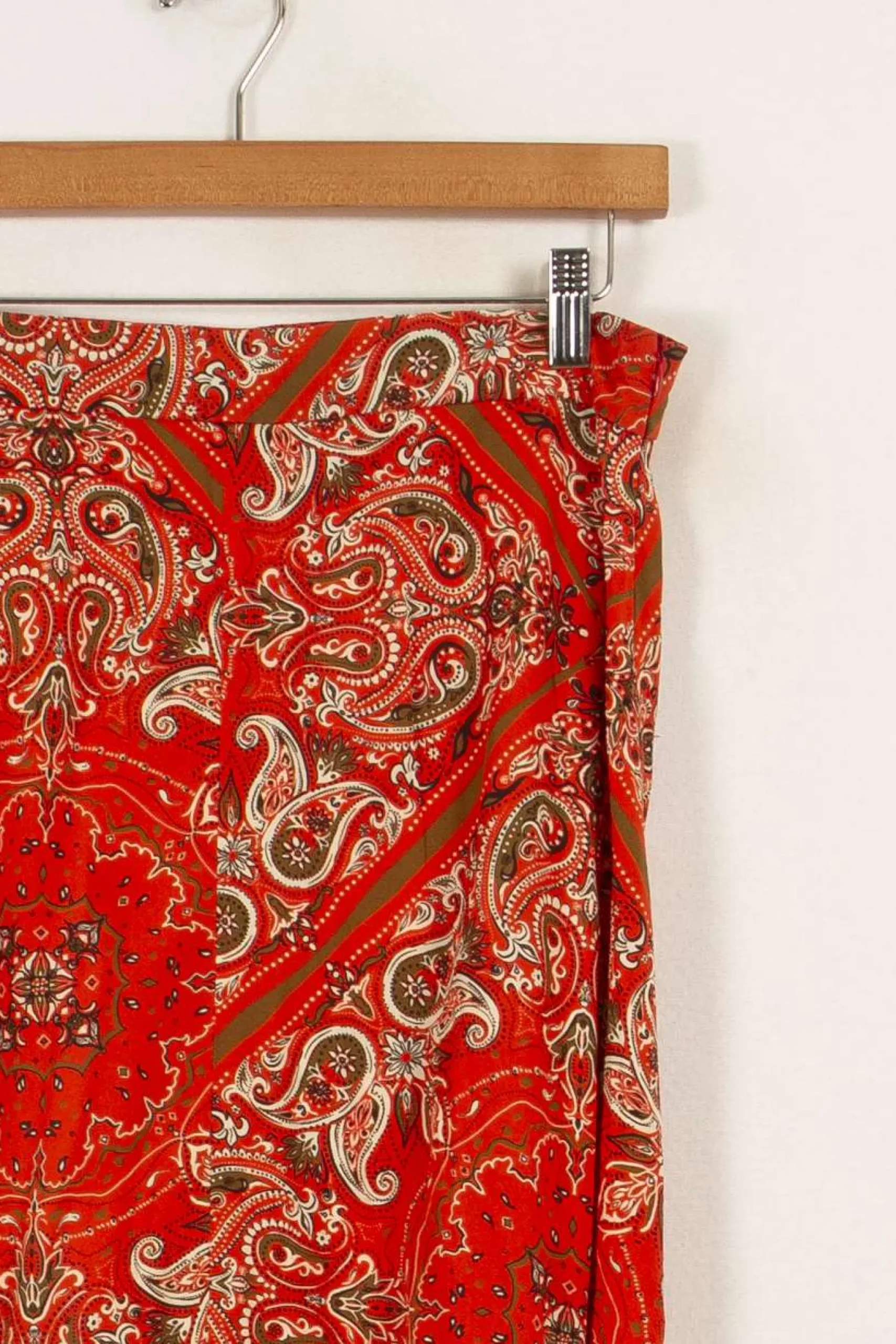 Cheap La Fée Maraboutée Jupe midi fendue imprimé bandana en viscose Ecovero™ - M/38 Rouge