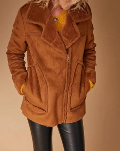 Shop La Fée Maraboutée Manteau court effet peau retournée - 40 Marron